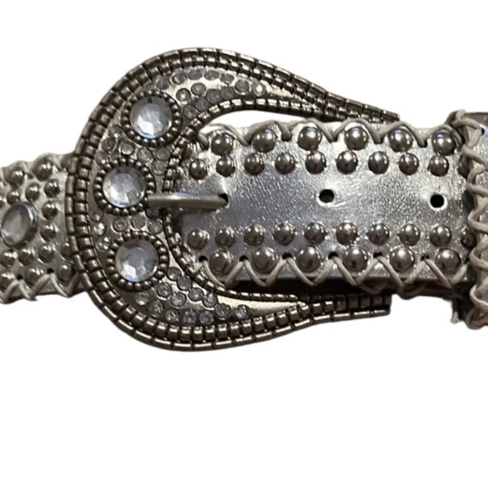 Woman’s western belt size large Silver studded rhinestone embellished detail